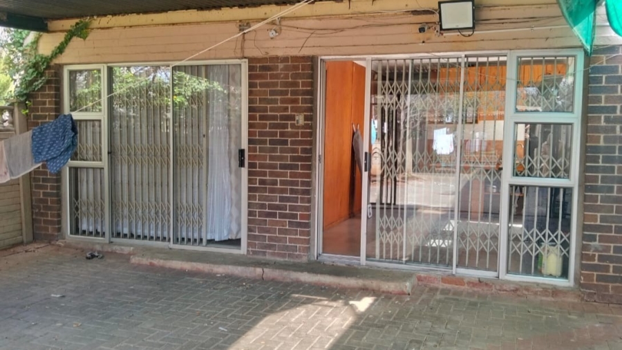 17 Bedroom Property for Sale in Universitas Free State